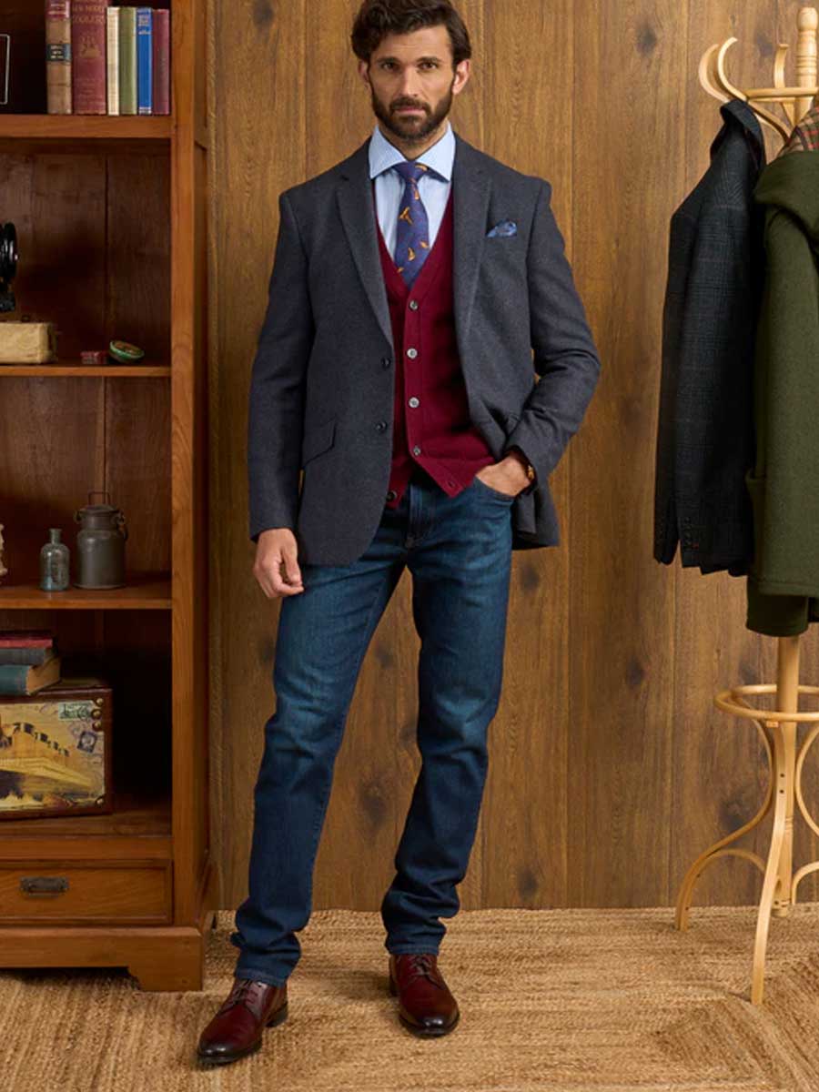ALAN PAINE Cornwall Lambswool V-Neck Classic Fit Cardigan - Mens - Bordeaux - Image 6