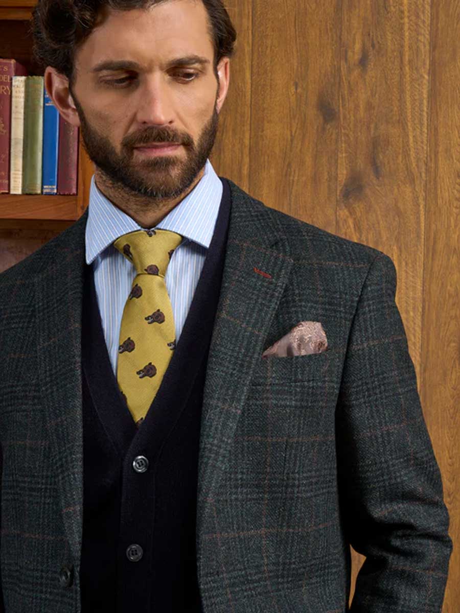 ALAN PAINE Cornwall Lambswool V-Neck Classic Fit Cardigan - Mens - Bordeaux - Image 8