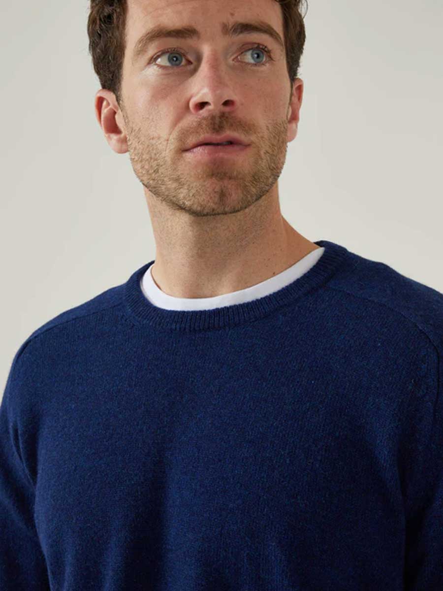 ALAN PAINE Dorset Crew Neck Lambswool Classic Fit Jumper - Mens - Indigo - Image 4