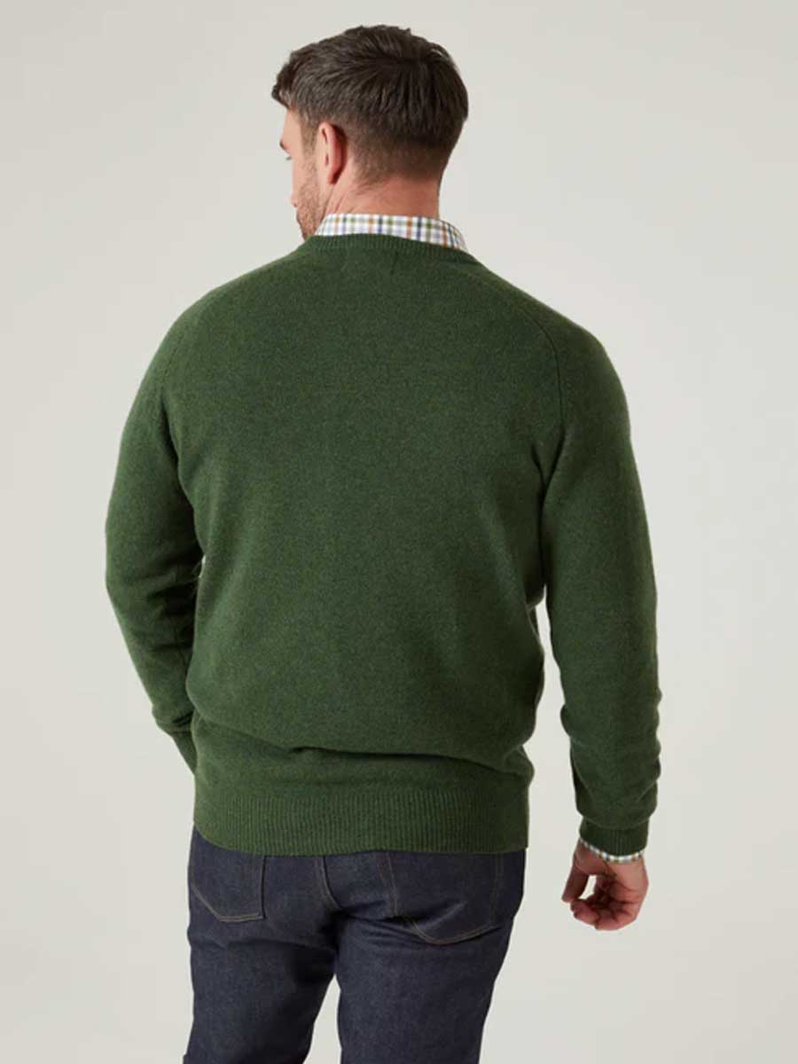 ALAN PAINE Hampshire V Neck Lambswool Classic Fit Jumper - Mens - Rosemary - Image 3