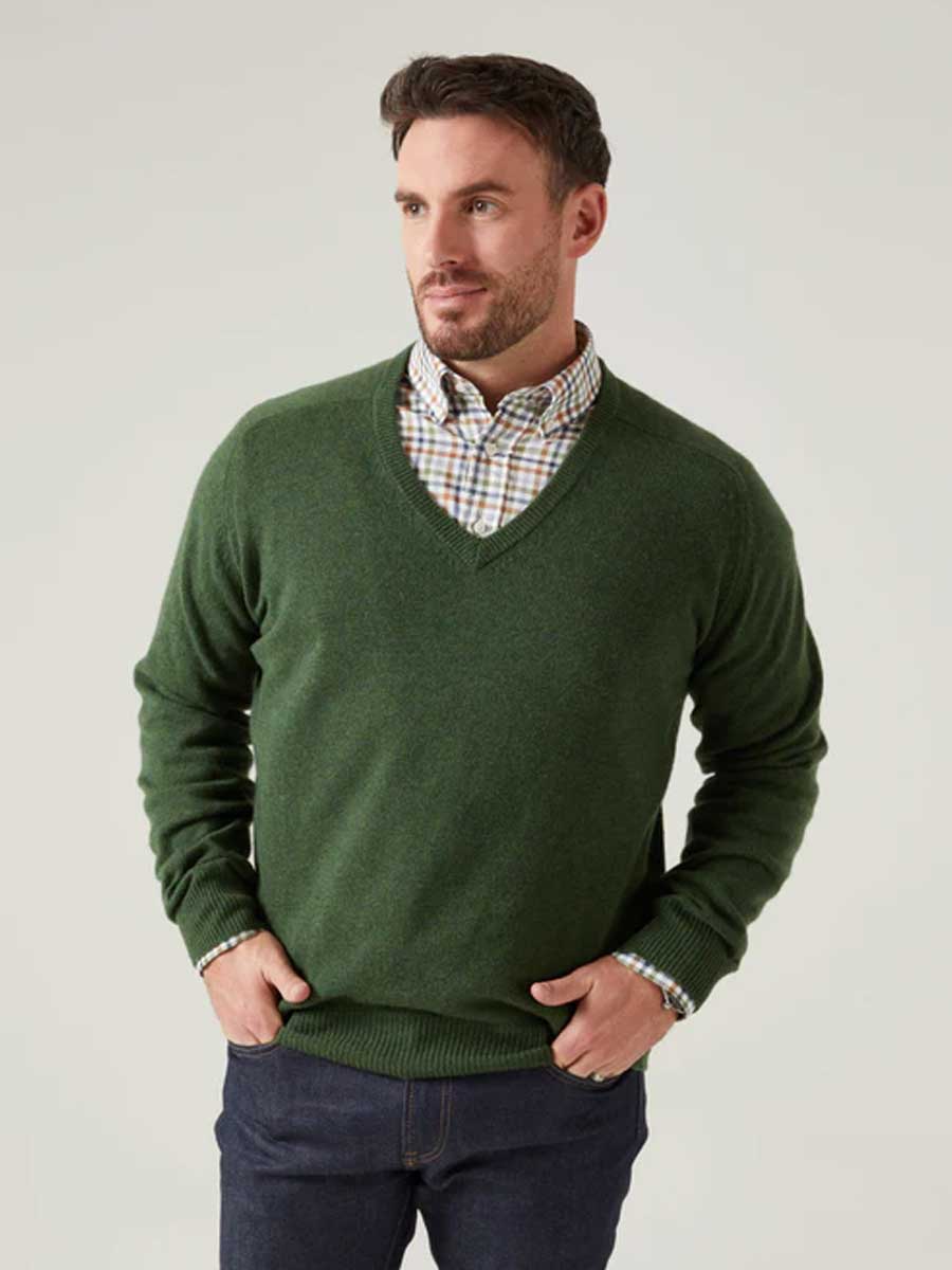 ALAN PAINE Hampshire V Neck Lambswool Classic Fit Jumper - Mens - Rosemary - Image 4