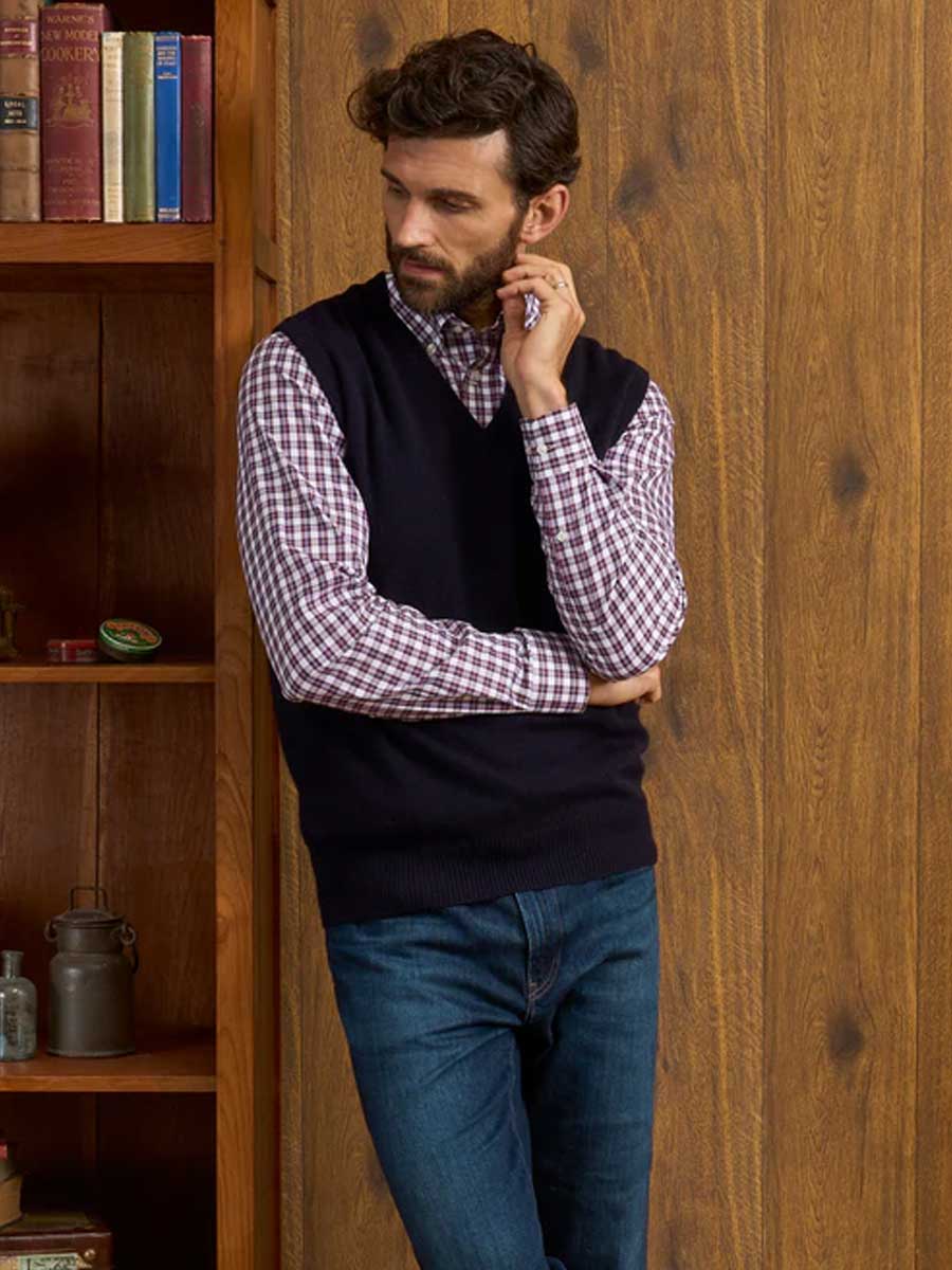 ALAN PAINE Norfolk Lambswool V-Neck Classic Fit Slipover - Mens - Navy - Image 2
