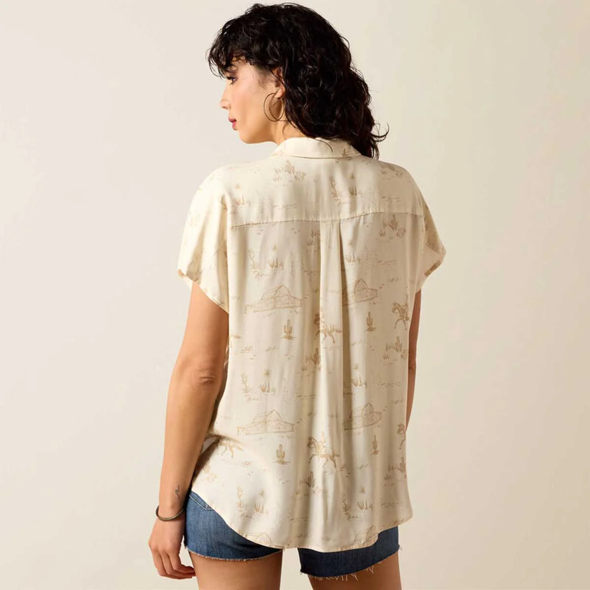 ARIAT Badlands Western T-Shirt - Womens - Turtledove Ranchscape - Image 3