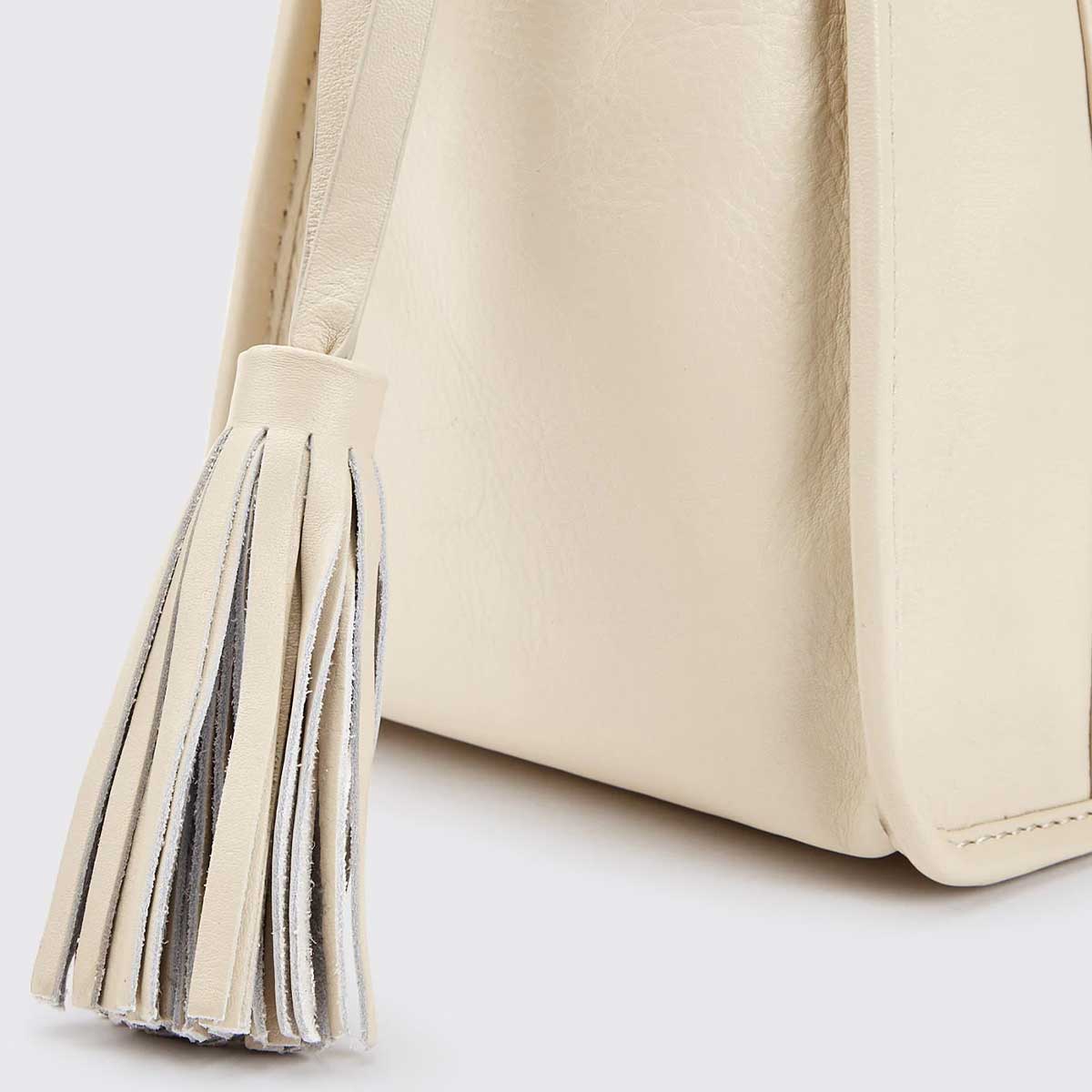 DUBARRY Ramelton Medium Size Leather Handbag - Women's - Oyster - Image 5