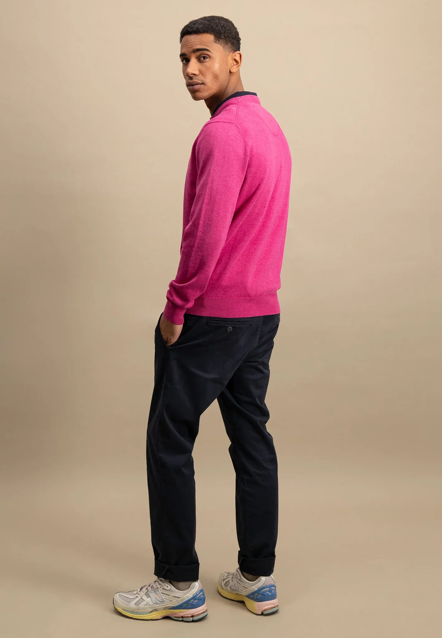 FYNCH HATTON Crew Neck Sweater - Men's Fine Knit – Malaga - Image 6