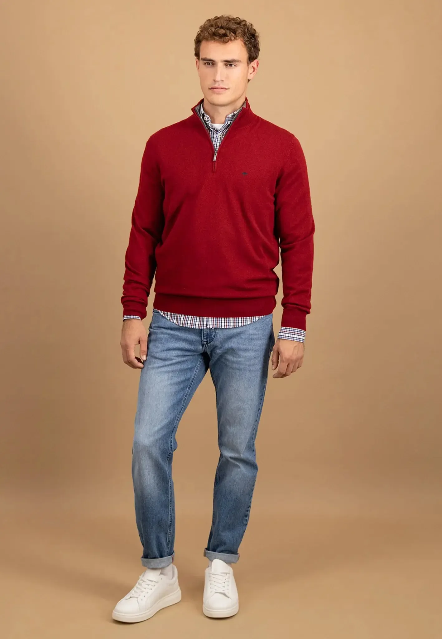 FYNCH HATTON Troyer 1/4 Zip Merino Cashmere Sweater - Men's – Garnet Red - Image 3