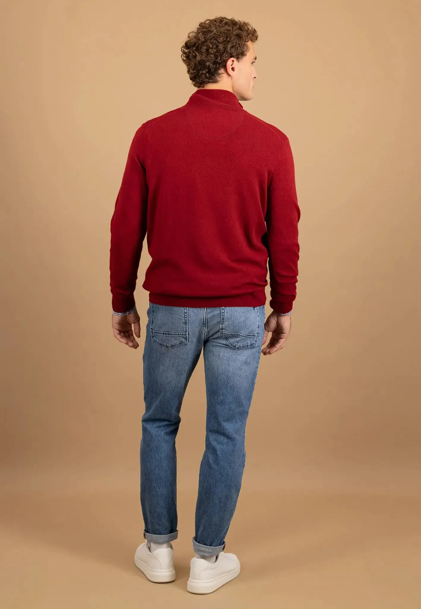 FYNCH HATTON Troyer 1/4 Zip Merino Cashmere Sweater - Men's – Garnet Red - Image 4