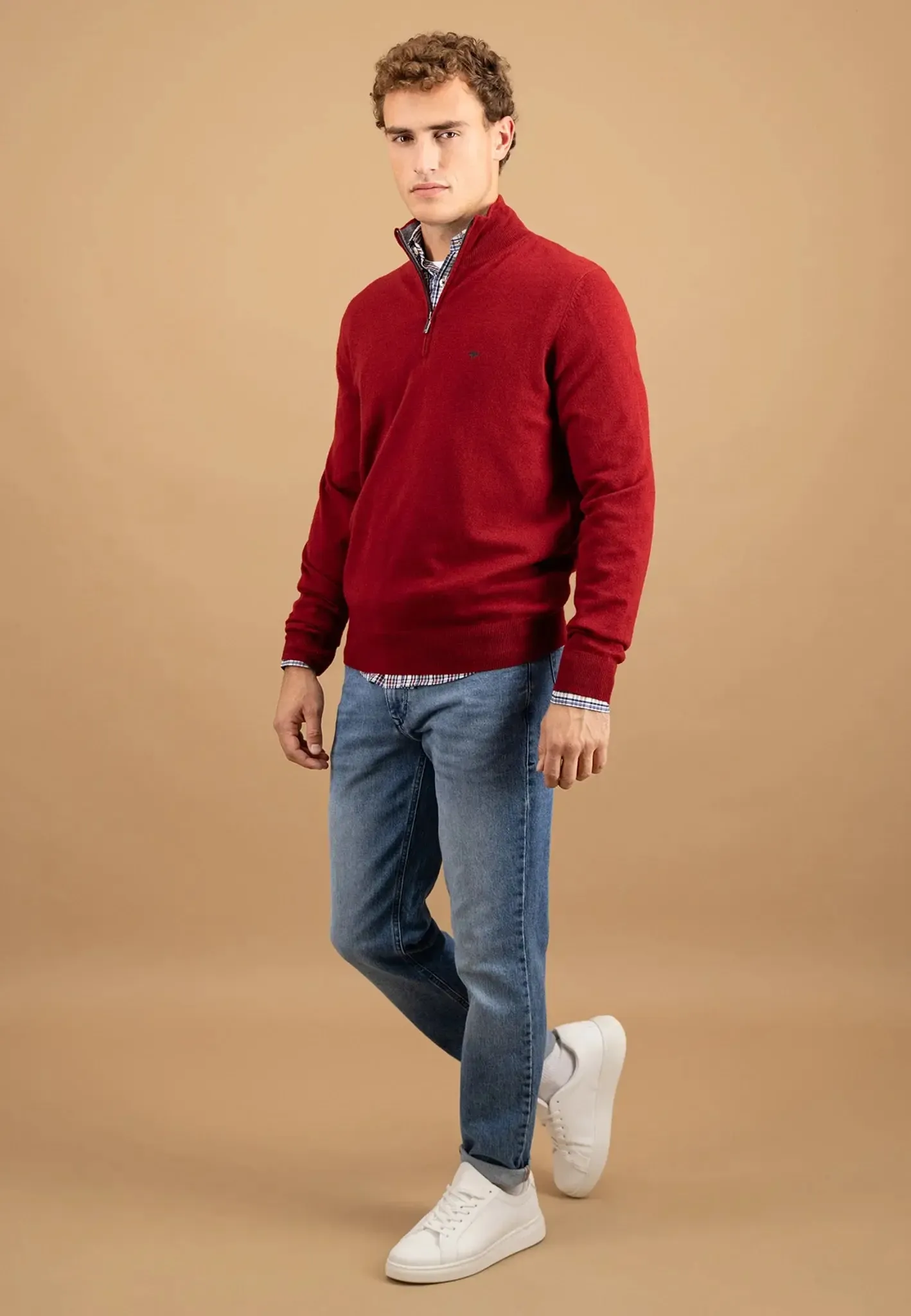 FYNCH HATTON Troyer 1/4 Zip Merino Cashmere Sweater - Men's – Garnet Red - Image 5