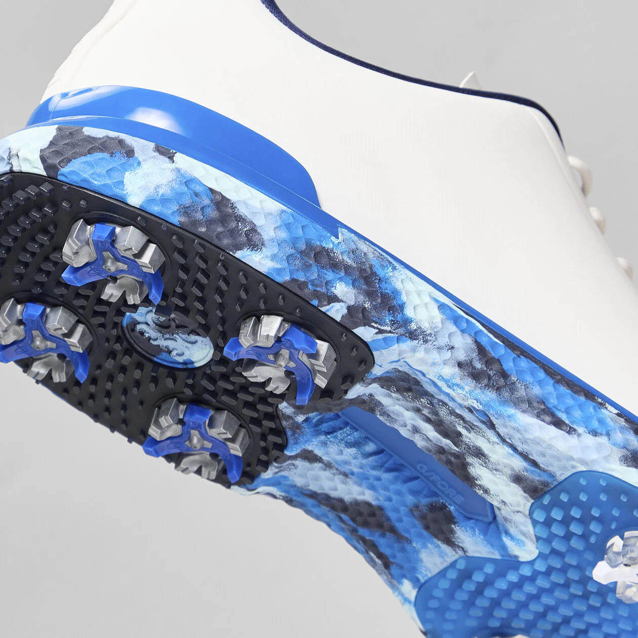 G/FORE Gallivan2R G/Lock Softspike Men’s Golf Shoes – Camo Sole - Snow / Twilight - Image 2