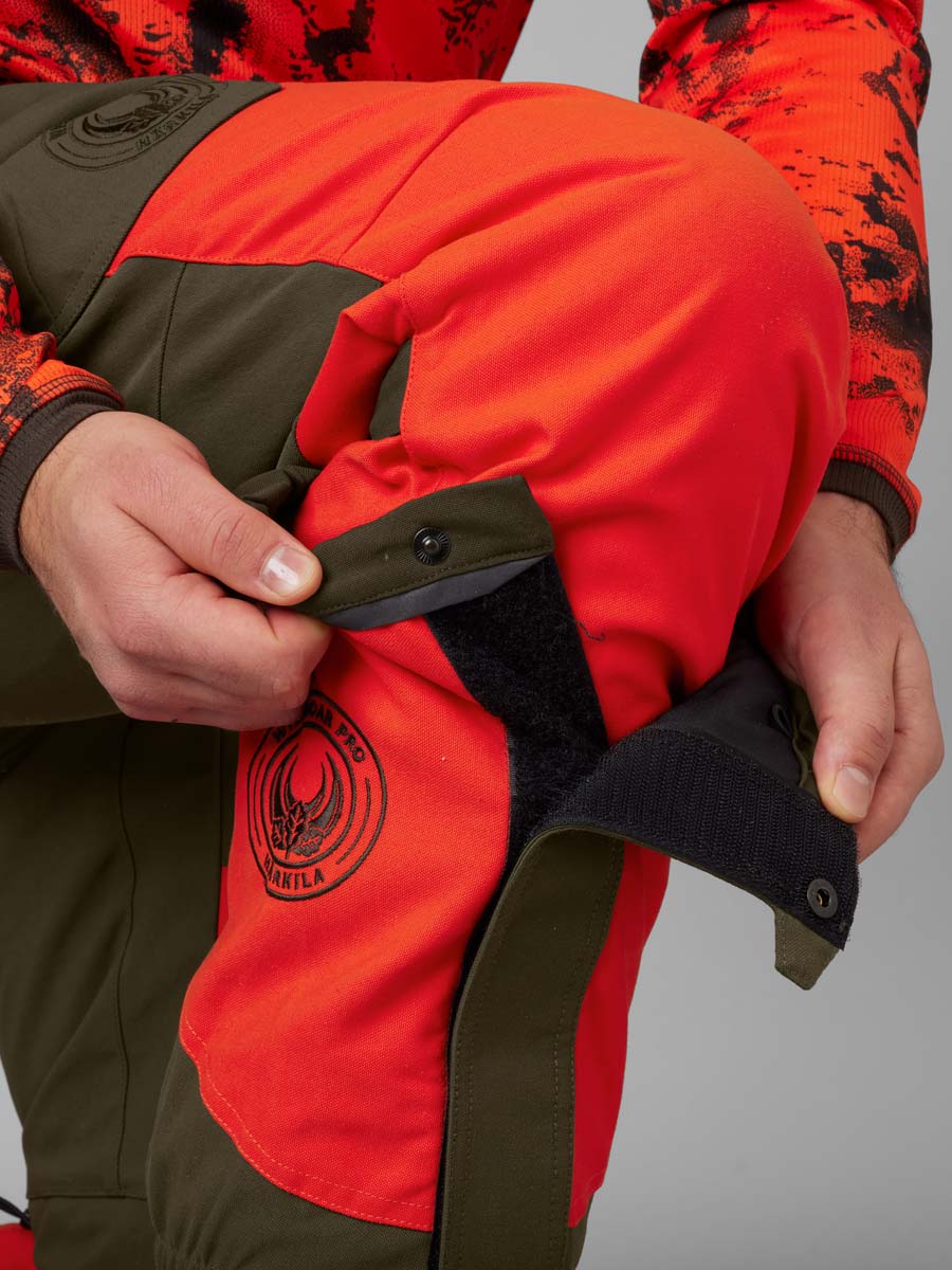 HARKILA Wildboar Pro Gaiters - Orange Blaze & Willow Green - Image 3