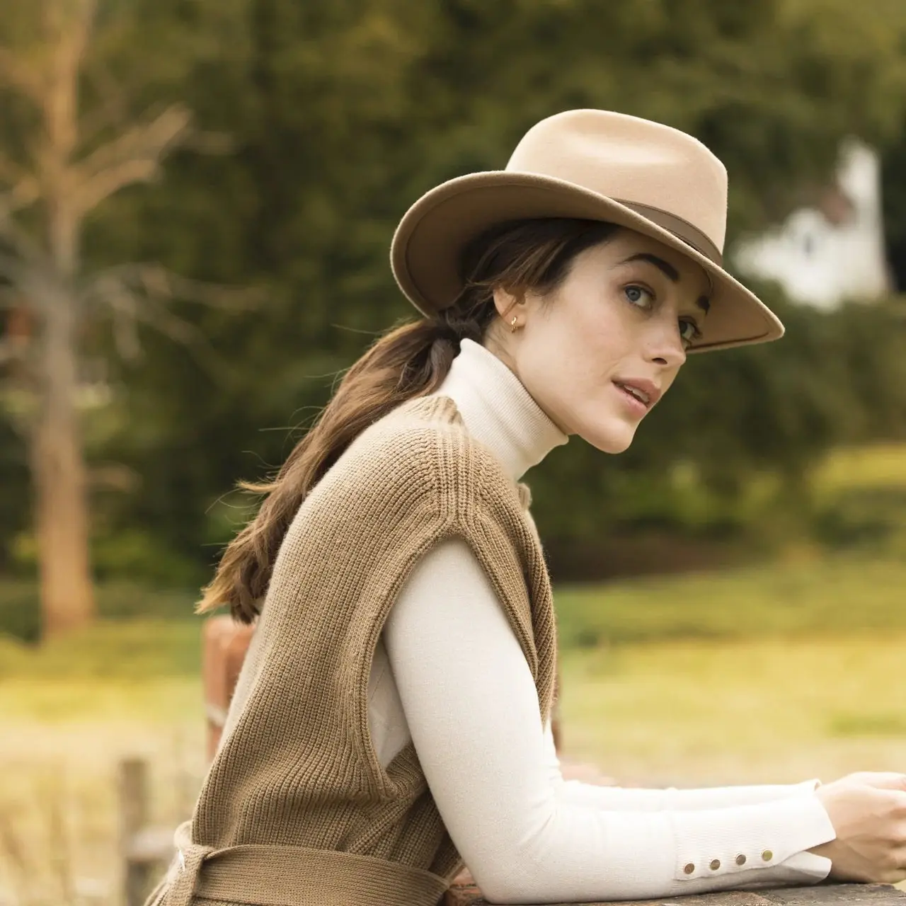 HICKS & BROWN Ladies Suffolk Fedora Hat - Gamebird Feather - Camel - Image 2
