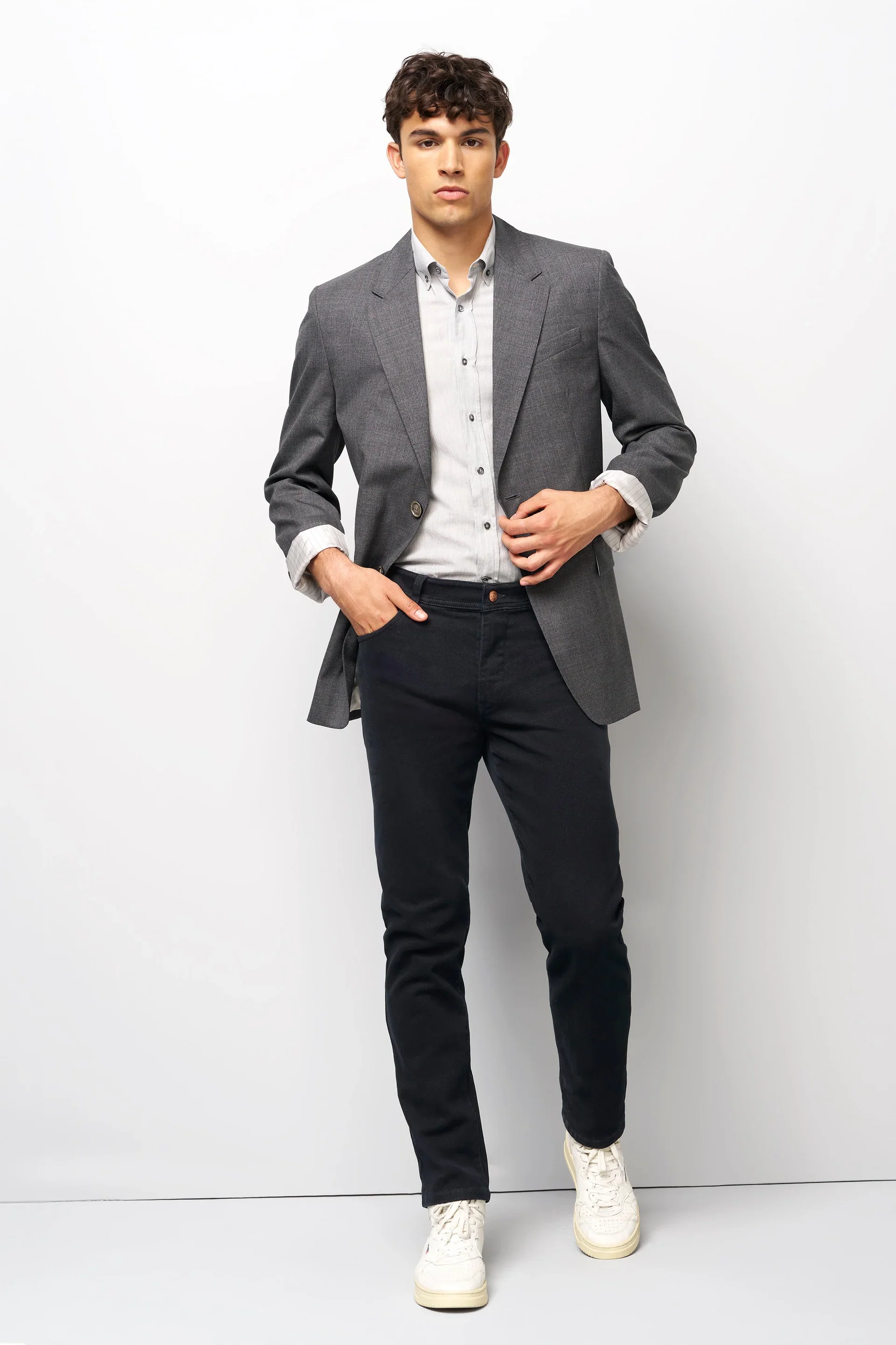 MEYER M5 Jeans – 6267 Modern Fit – Hand-Finished Organic Denim – Black - Image 4
