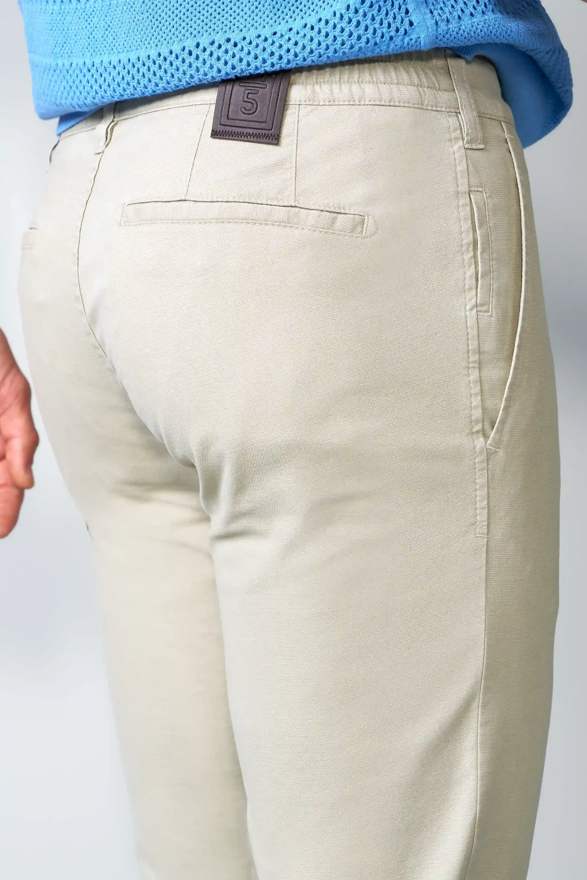 MEYER M5 Move 6025 Micro-Structure Super Stretch Chinos – Beige - Image 2