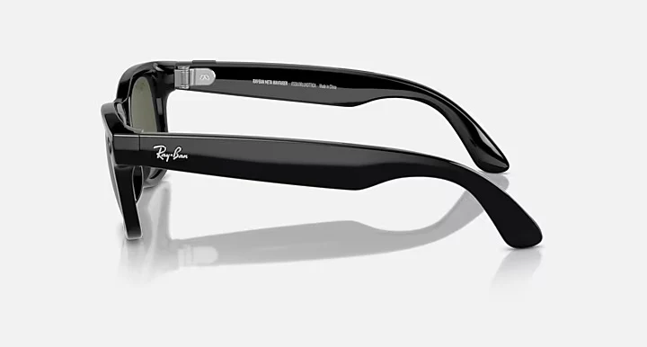 RAY-BAN Meta Wayfarer Smart Sunglasses - Black - Crystal Green Lens - Image 4