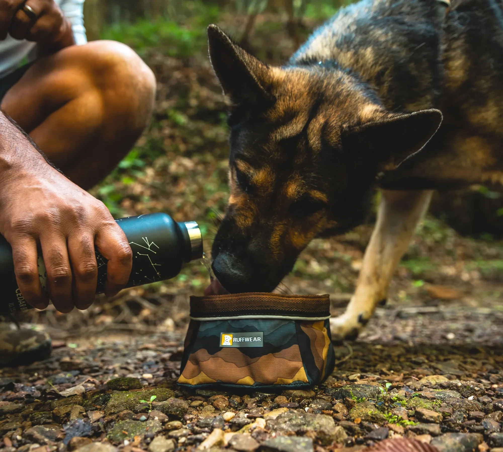 RUFFWEAR Quencher Packable Dog Bowl - Moonlight Mountains - Image 2