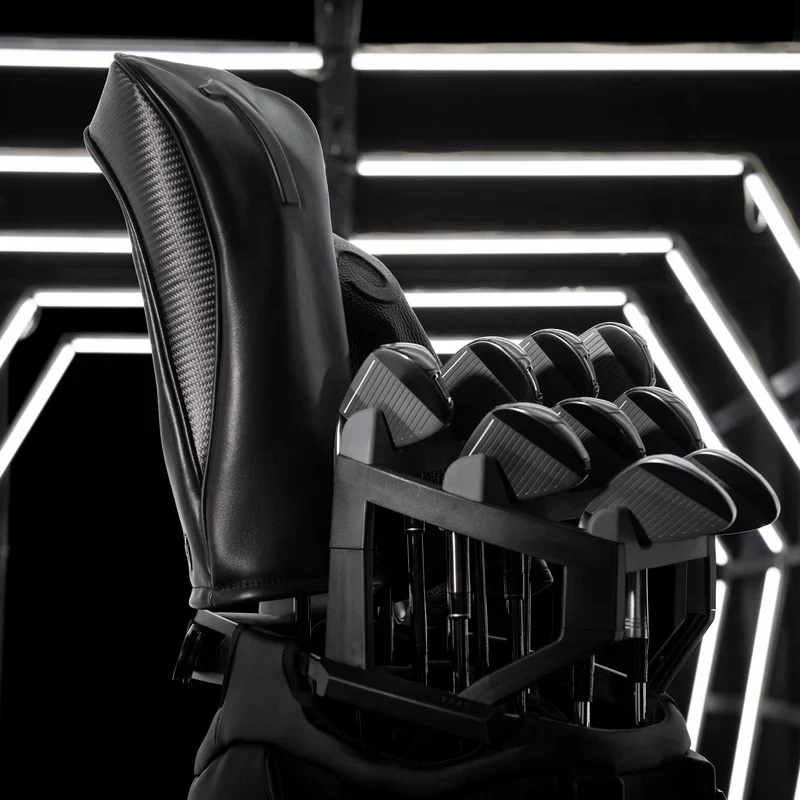 VESSEL Lux Carbon Embossé Driver Headcover – Carbon Black - Image 3