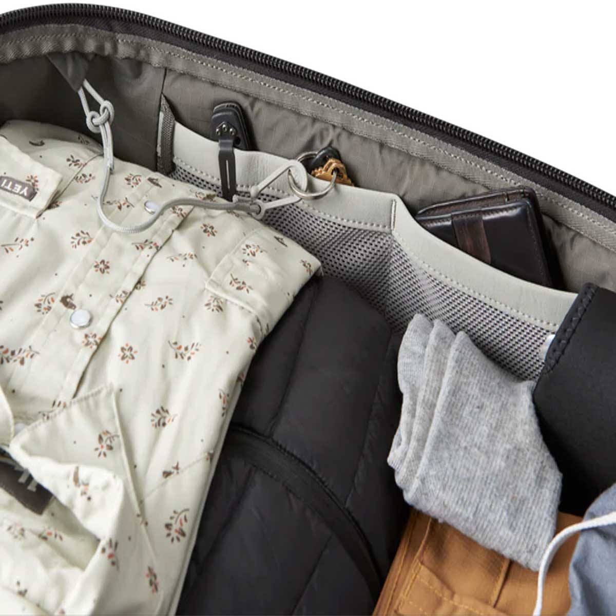 YETI Crossroads 40L Travel Duffel Bag - Black - Image 6