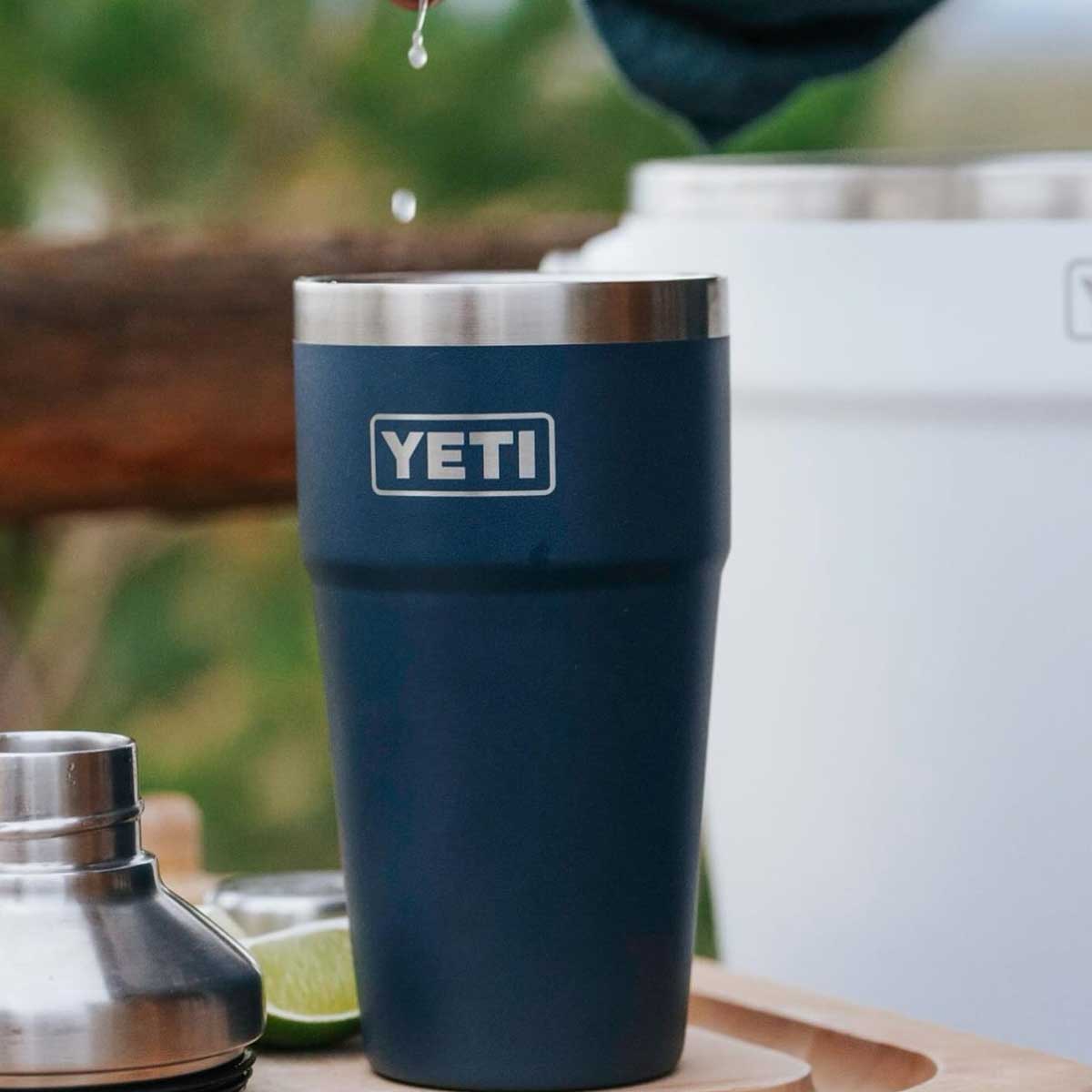 YETI Rambler 20 OZ (591ml) Stackable Cup With Magslider Lid - Navy - Image 2