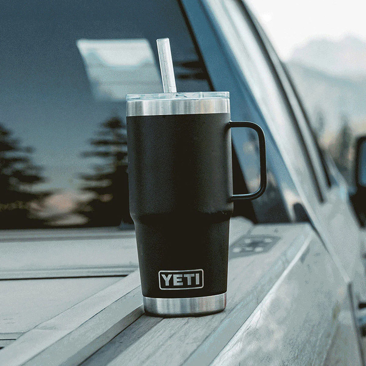 YETI Rambler 25 OZ (739ml) Straw Mug With Straw Lid - Black - Image 3