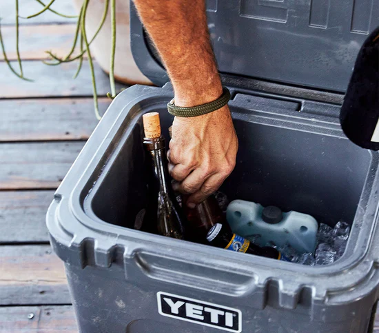 YETI Roadie 24 2.0 Cooler Box - Navy - Image 2