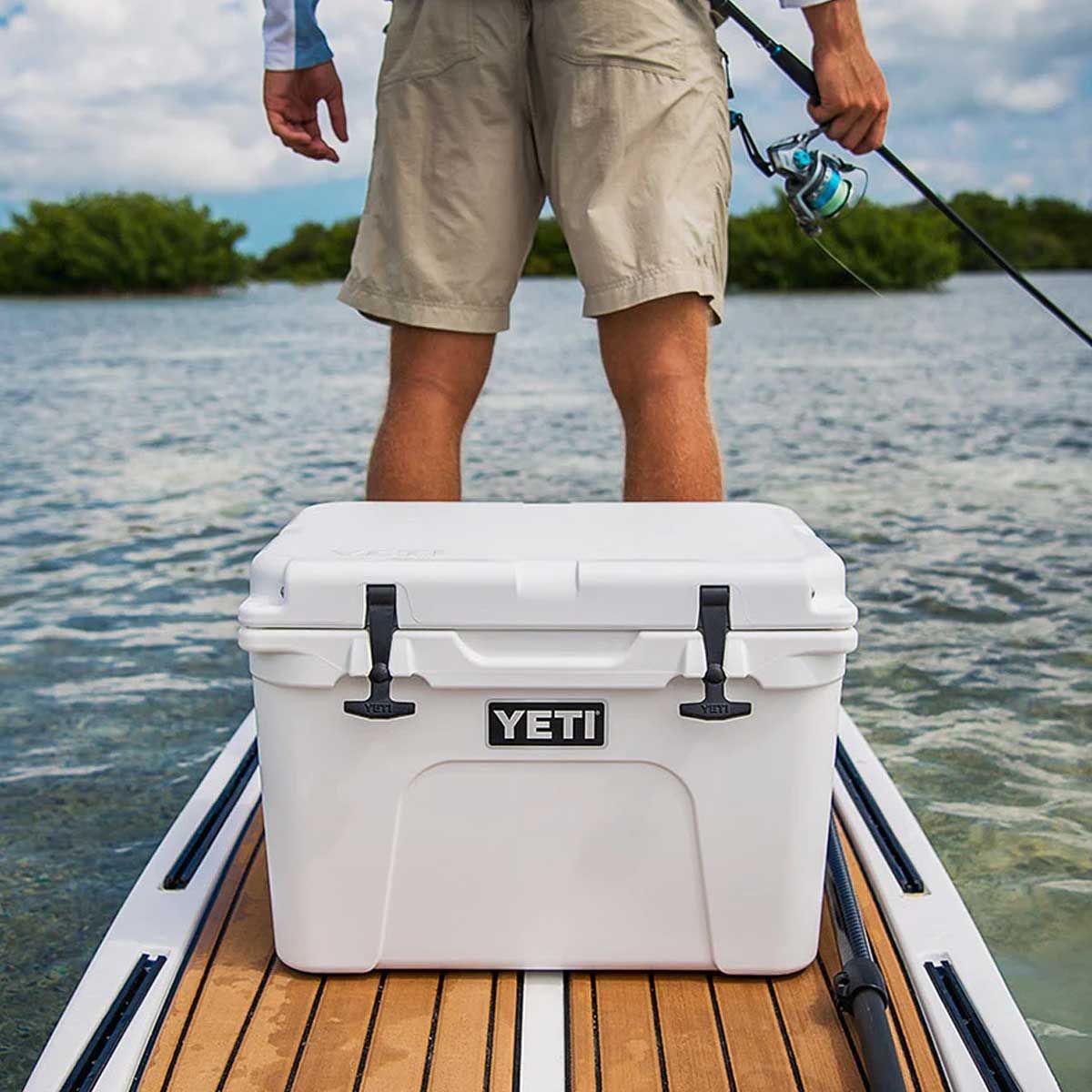 YETI Tundra 35 Heavy Duty Cooler Box - White - Image 2